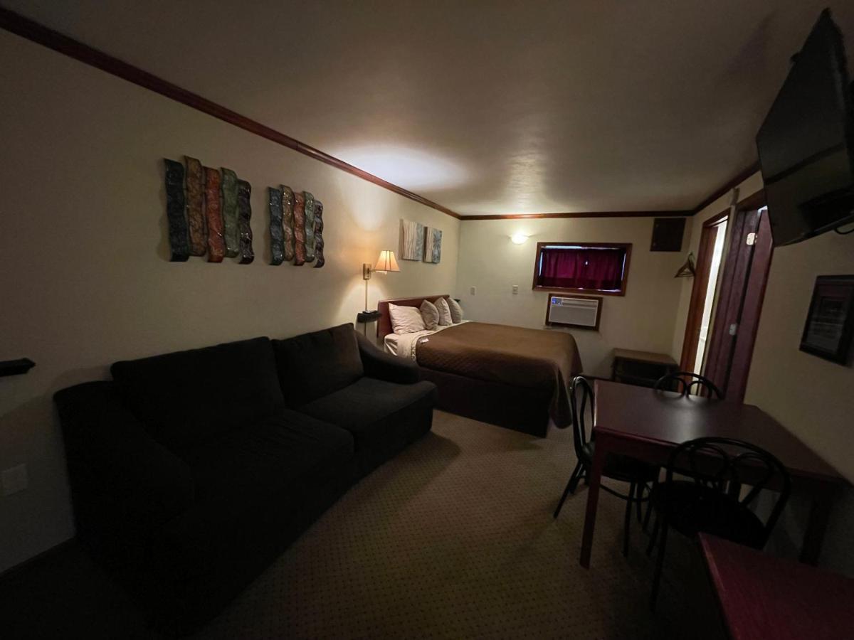 Highland Court Motel Fairmont Exteriör bild